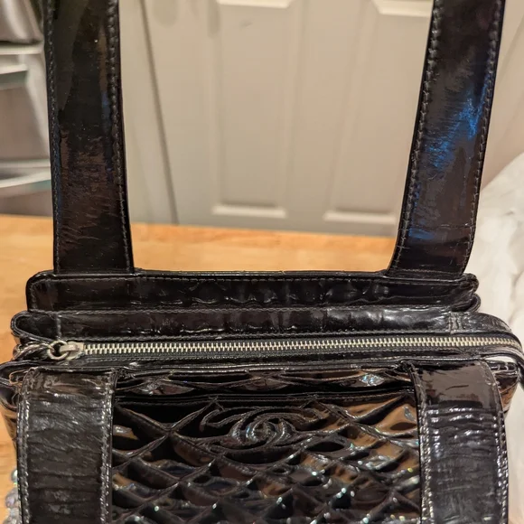 CHANEL Vintage Patent Leather Slit Pocket Shoulder Bag w COA - Picture 9 of 16